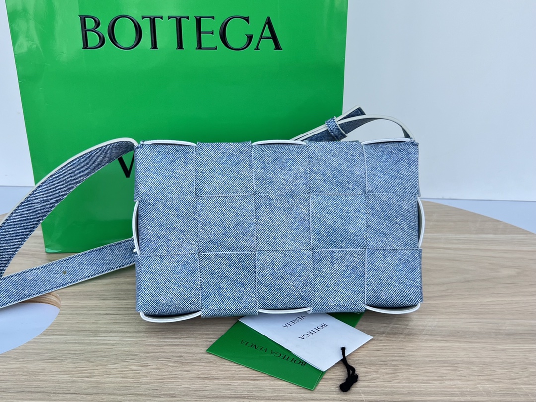 b0tte*a Ven*ta cassette bag-23x15x6cm