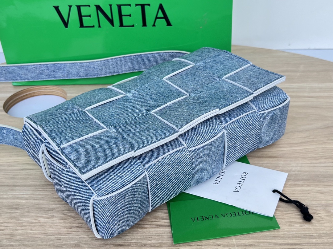 b0tte*a Ven*ta cassette bag-23x15x6cm