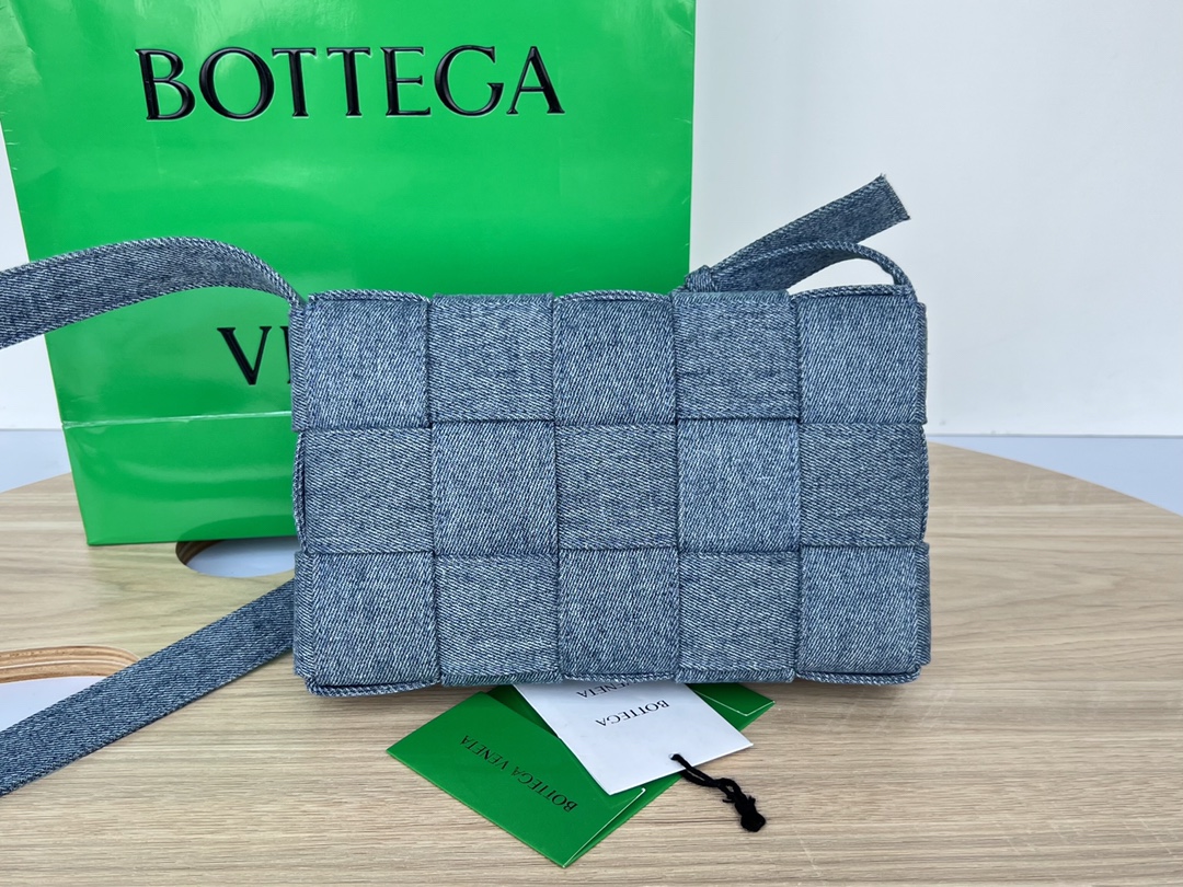 b0tte*a Ven*ta cassette bag-23x15x6cm