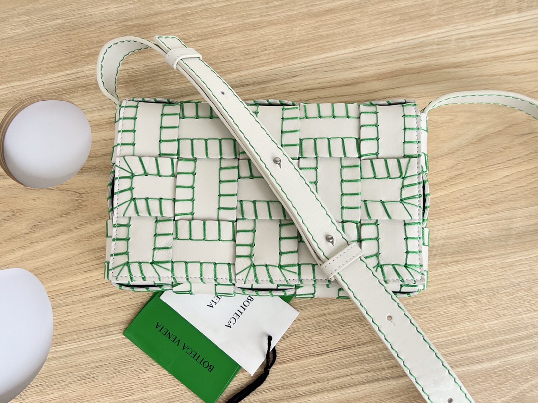 b0tte*a Ven*ta cassette bag-23x15x6cm