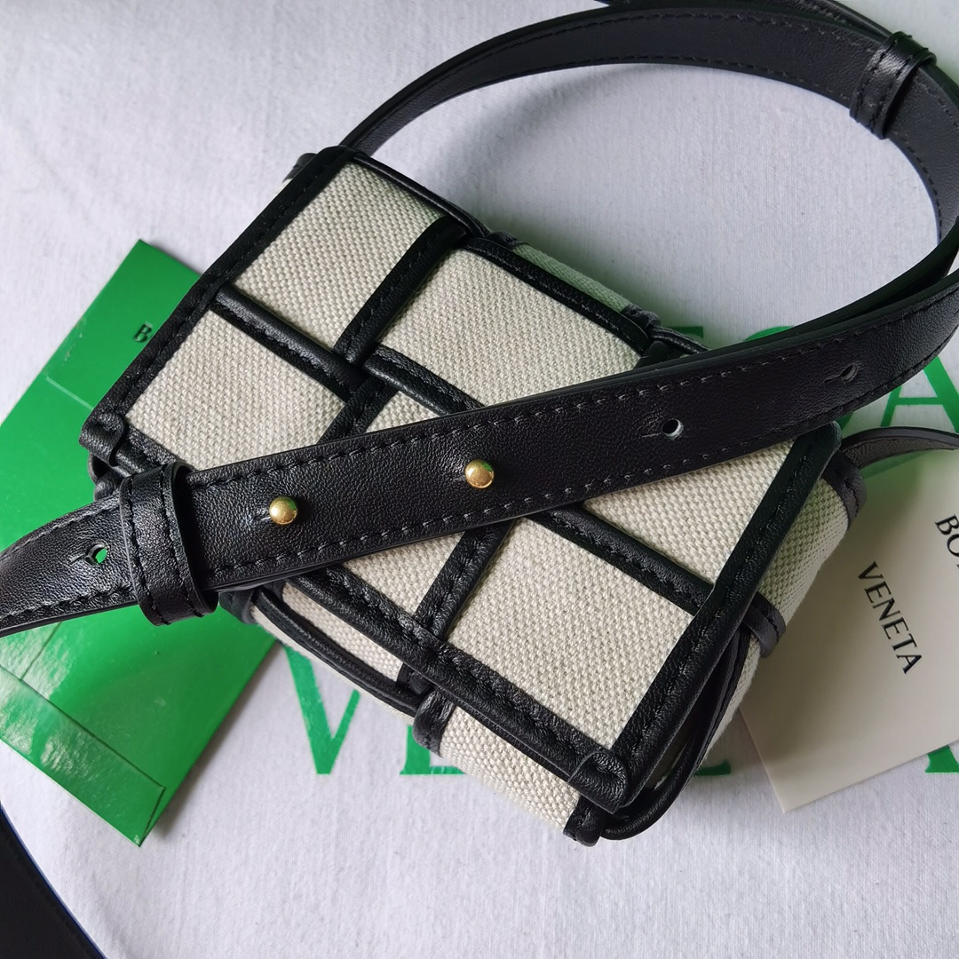 b0tte*a Ven*ta cassette bag-12x8x4cm