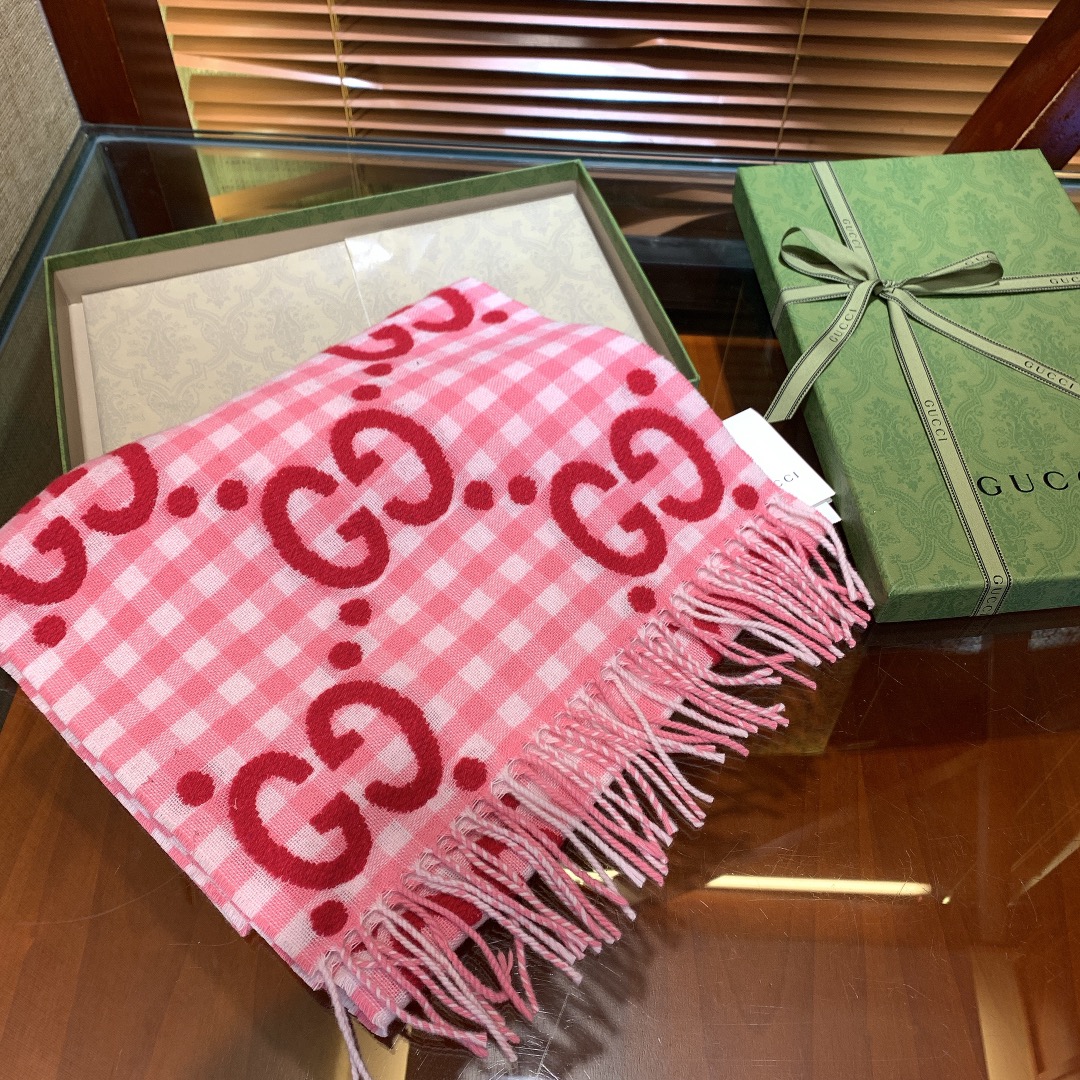 G*u*i scarf-35*240cm