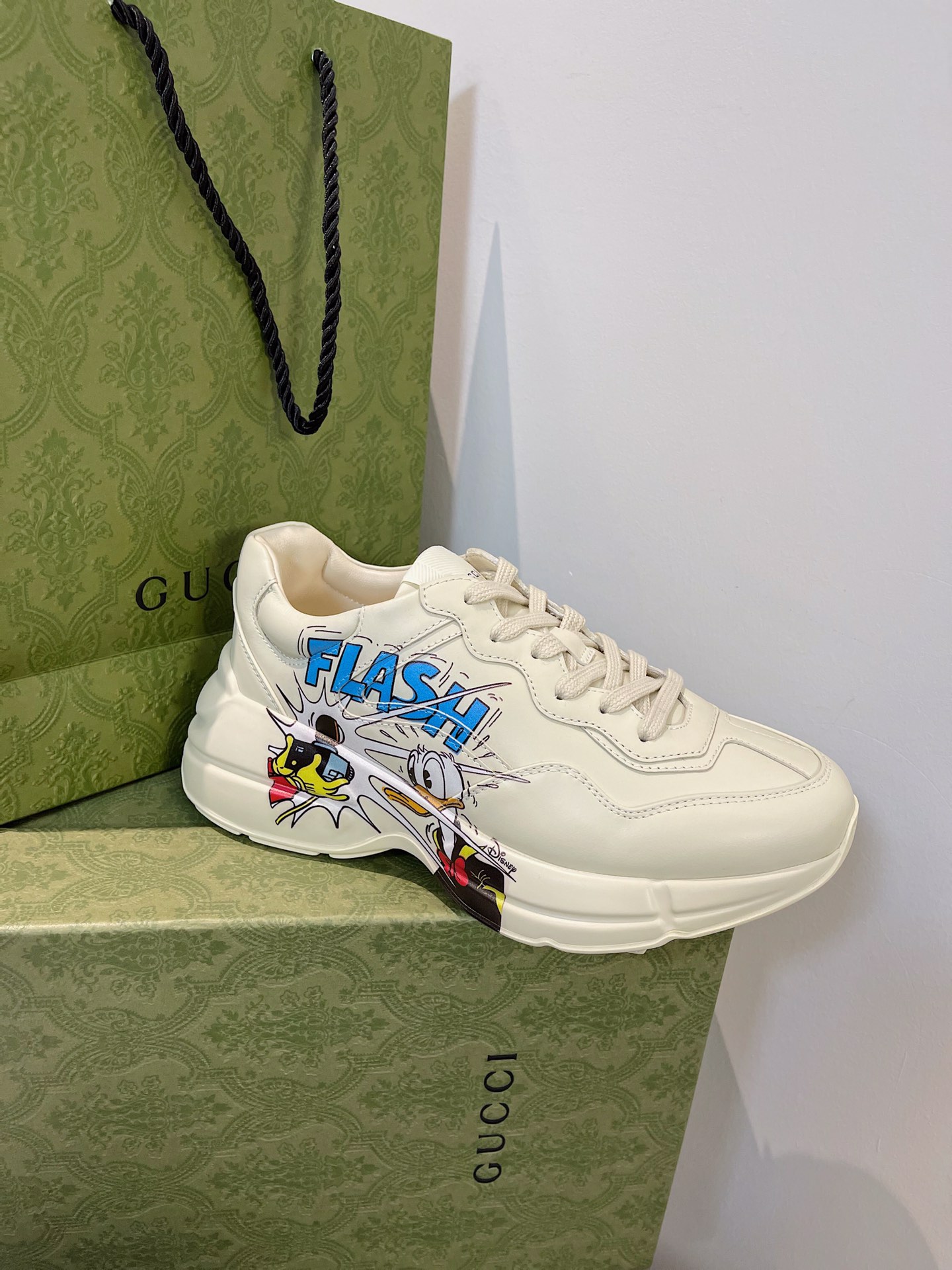 G*u*i rhyton leather sneaker