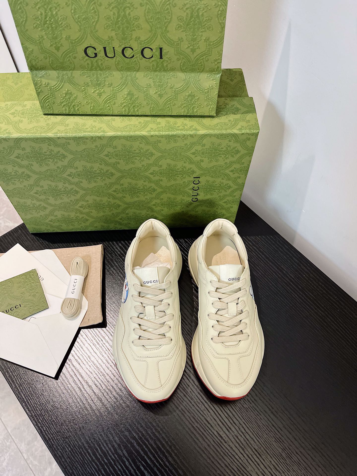 G*u*i rhyton leather sneaker
