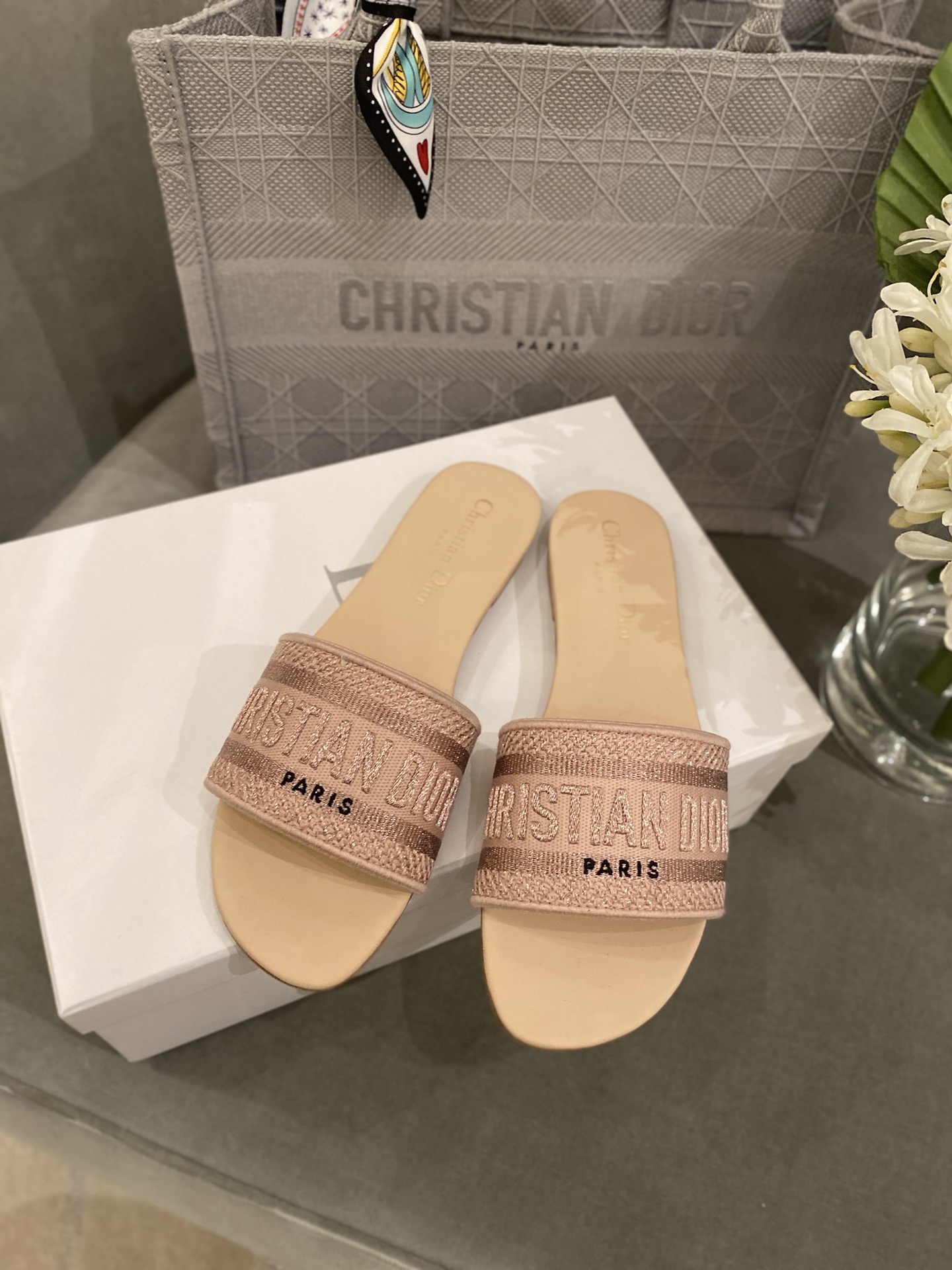 D*or slippers