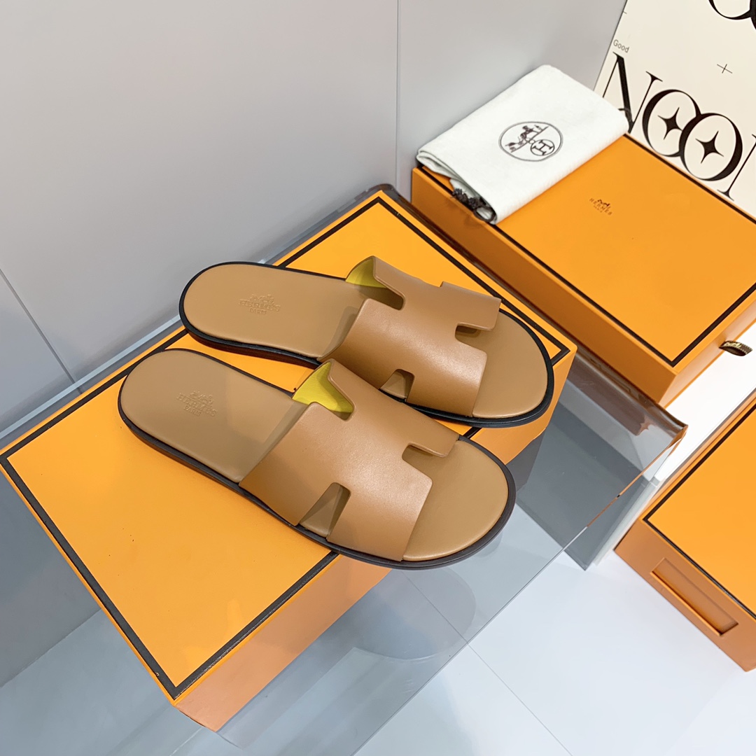 H**mes sandals