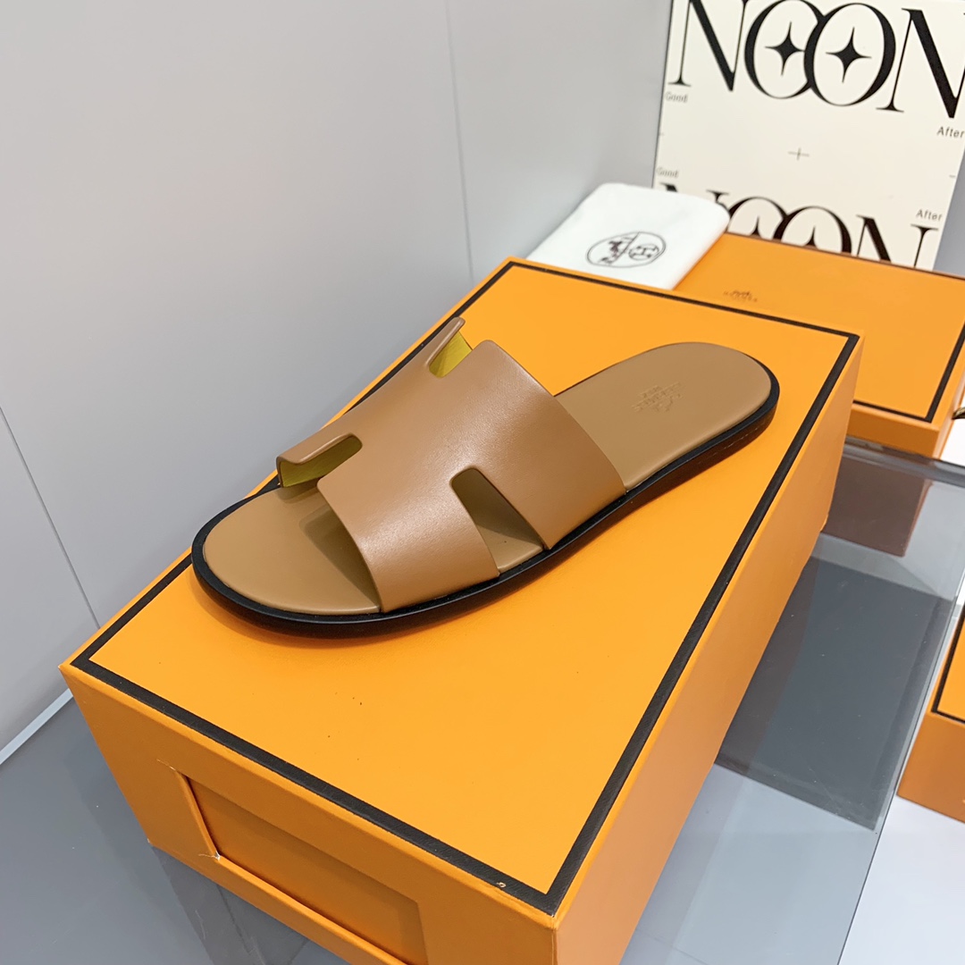 H**mes sandals