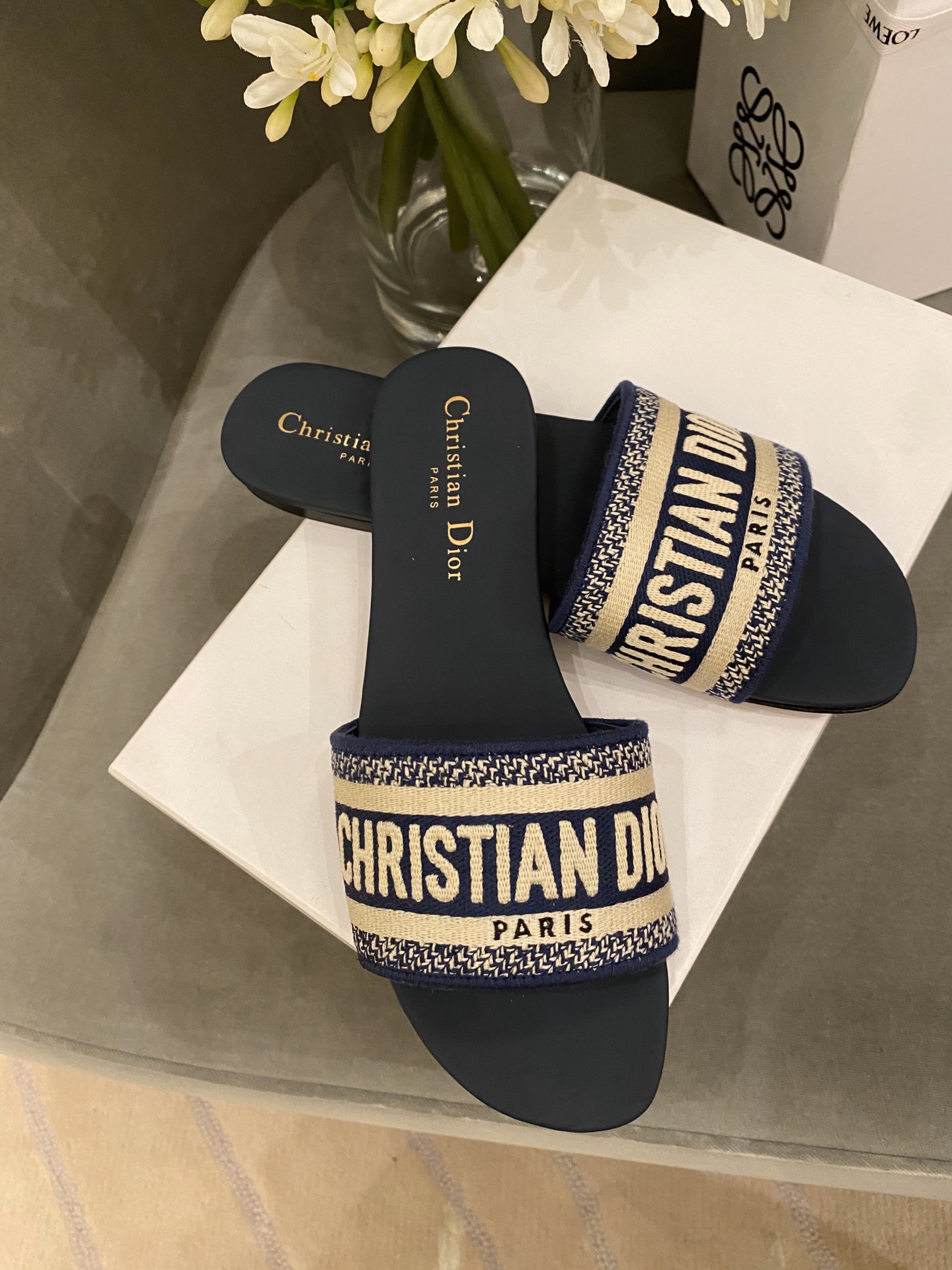 D*or slippers