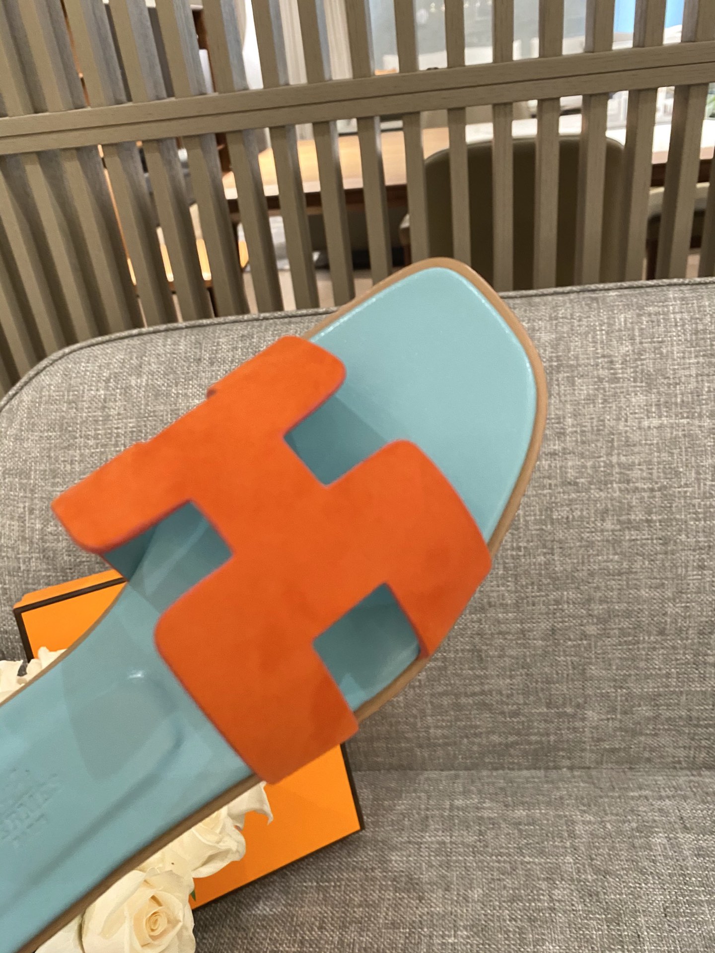 H**mes slippers