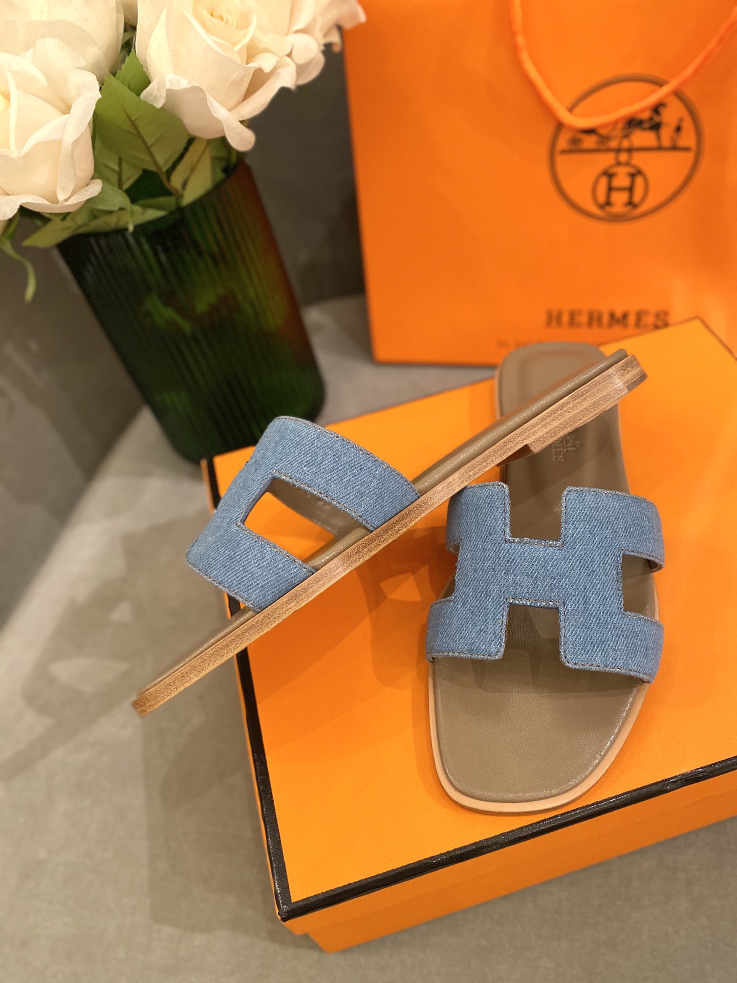H**mes slippers