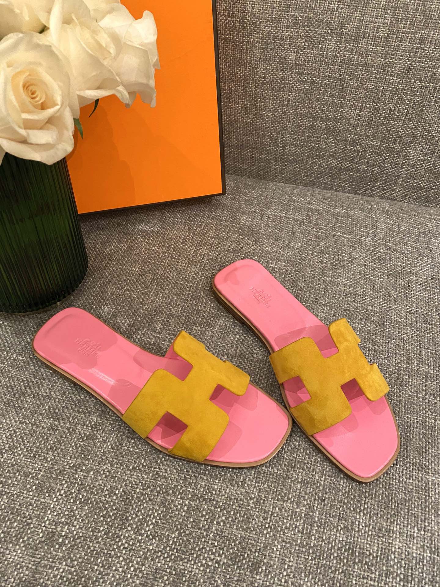 H**mes slippers