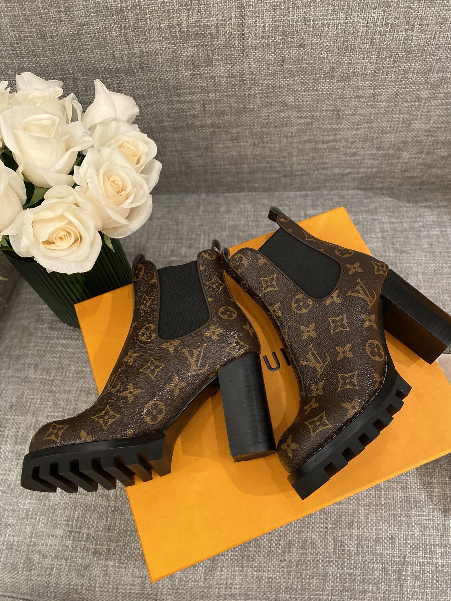 l0*is V*t0n boots