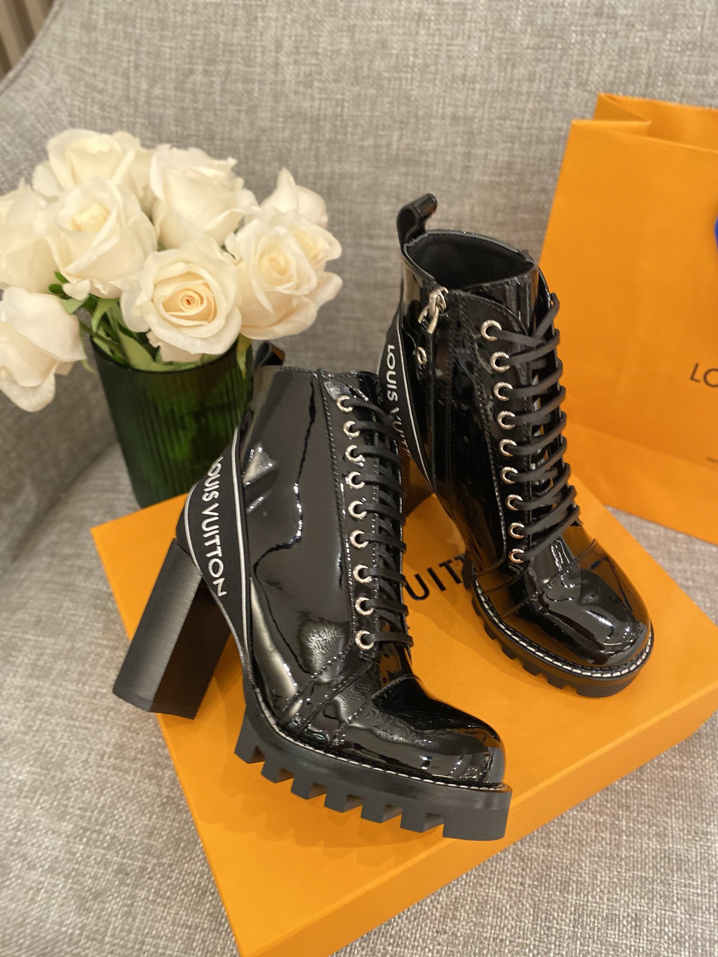 l0*is V*t0n boots