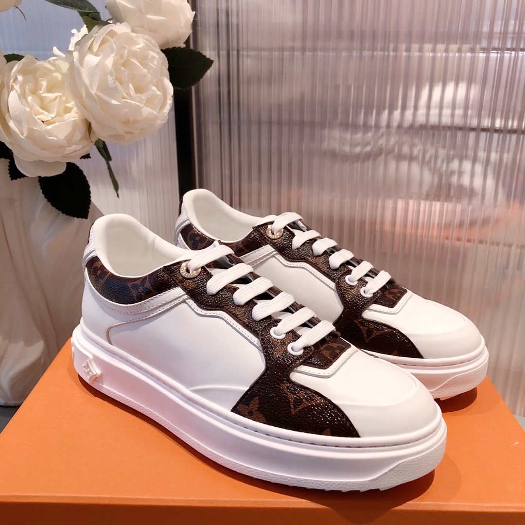 l0*is V*t0n sneakers