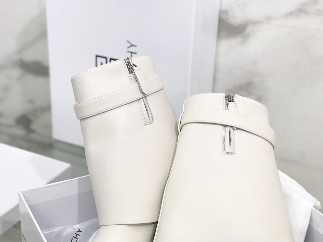 G1uenchy boots(eu35-42)