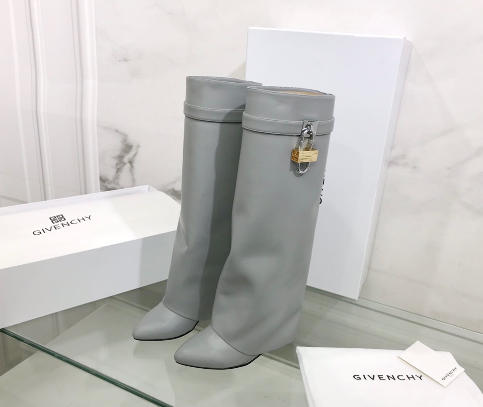 G1uenchy boots(eu35-42)