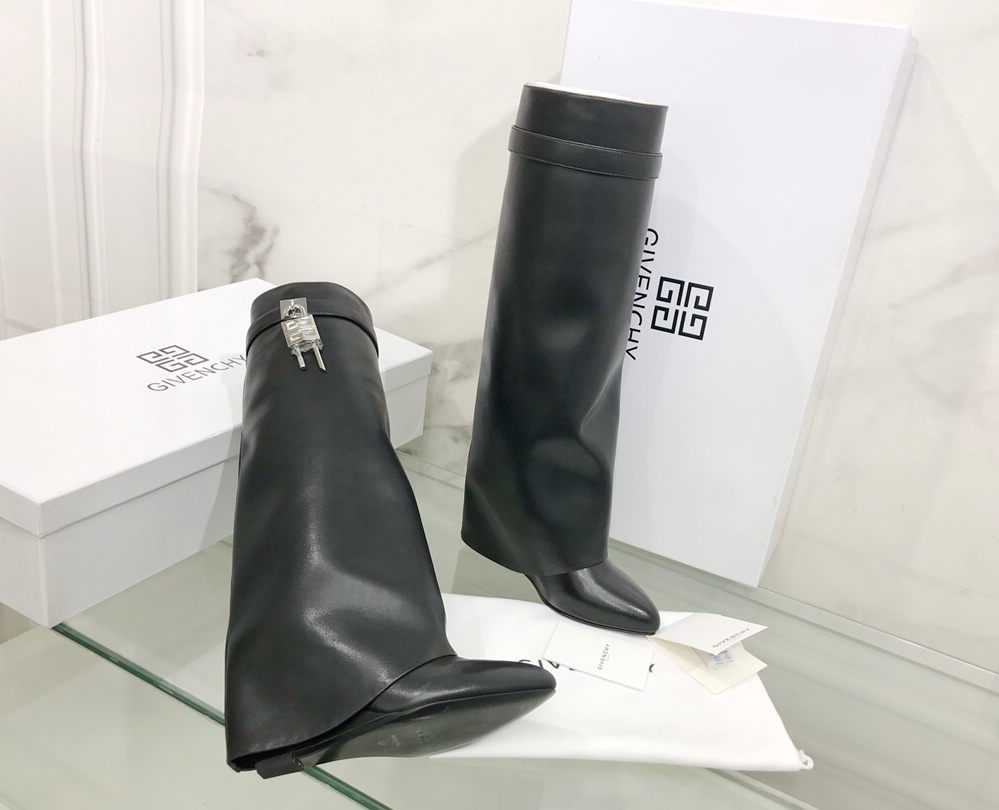 G1uenchy boots(eu35-42)
