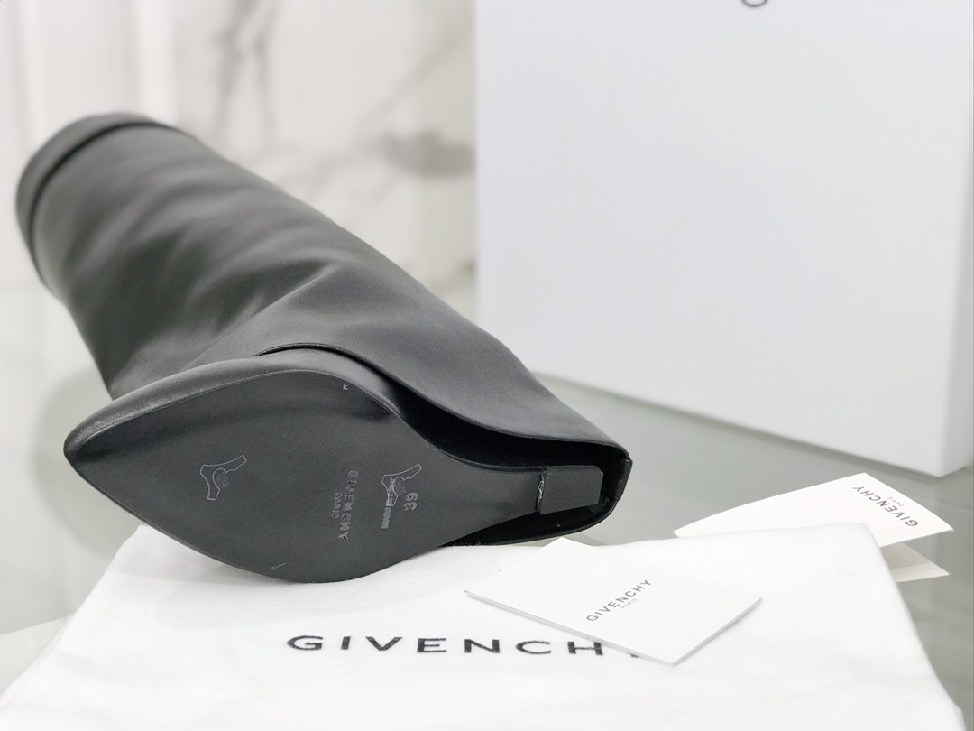 G1uenchy boots(eu35-42)