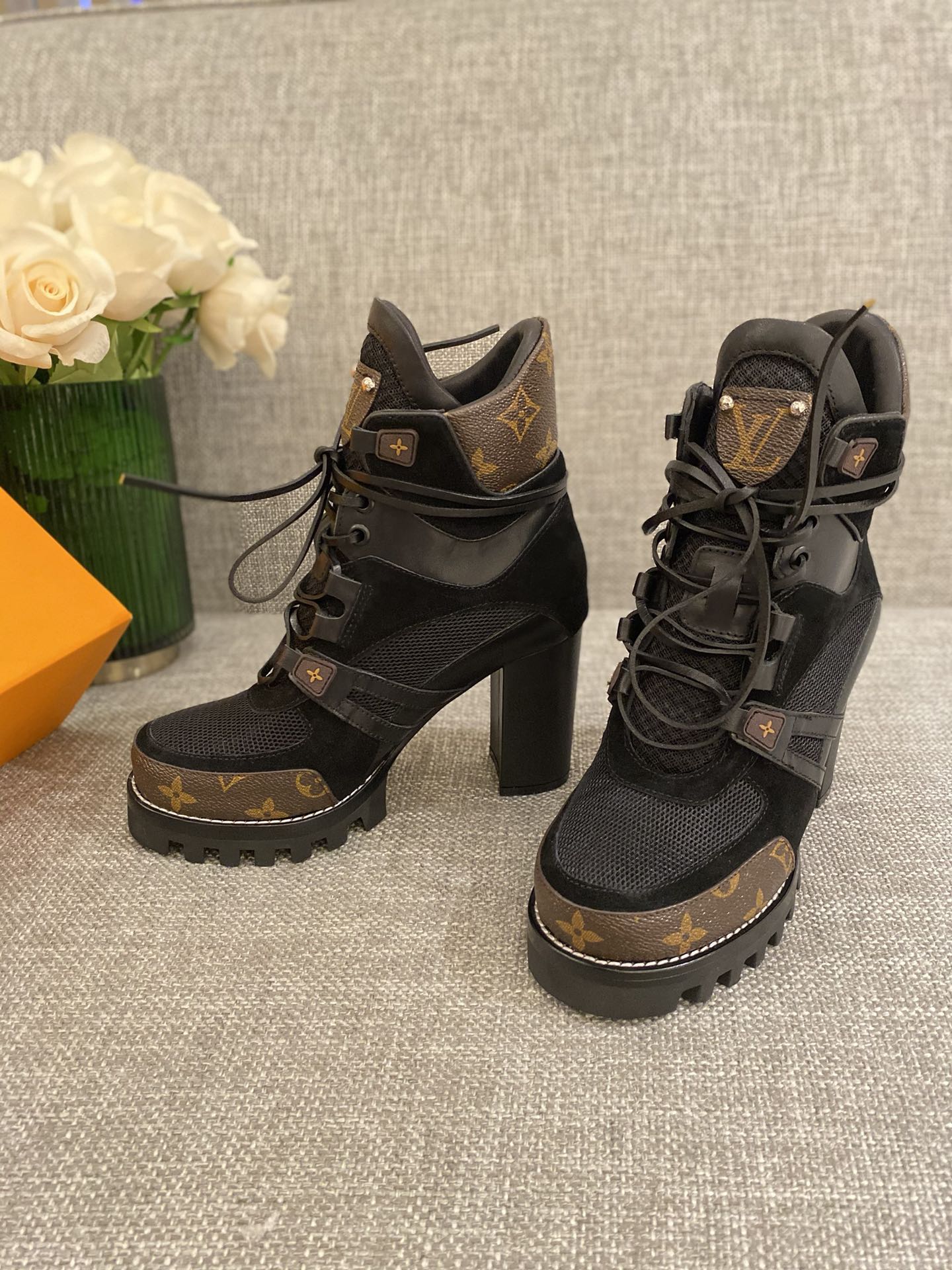 l0*is V*t0n boots