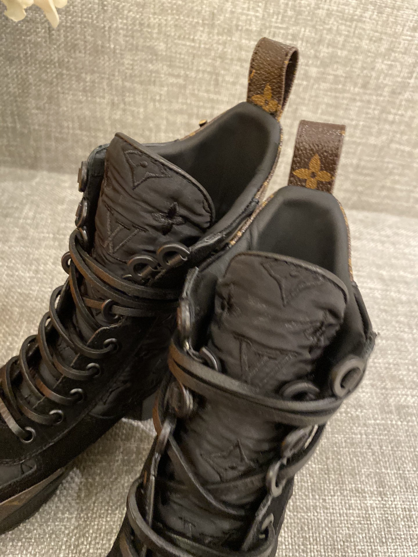 l0*is V*t0n boots
