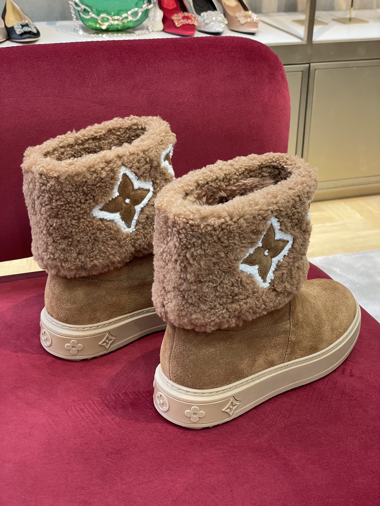 l0*is V*t0n boots