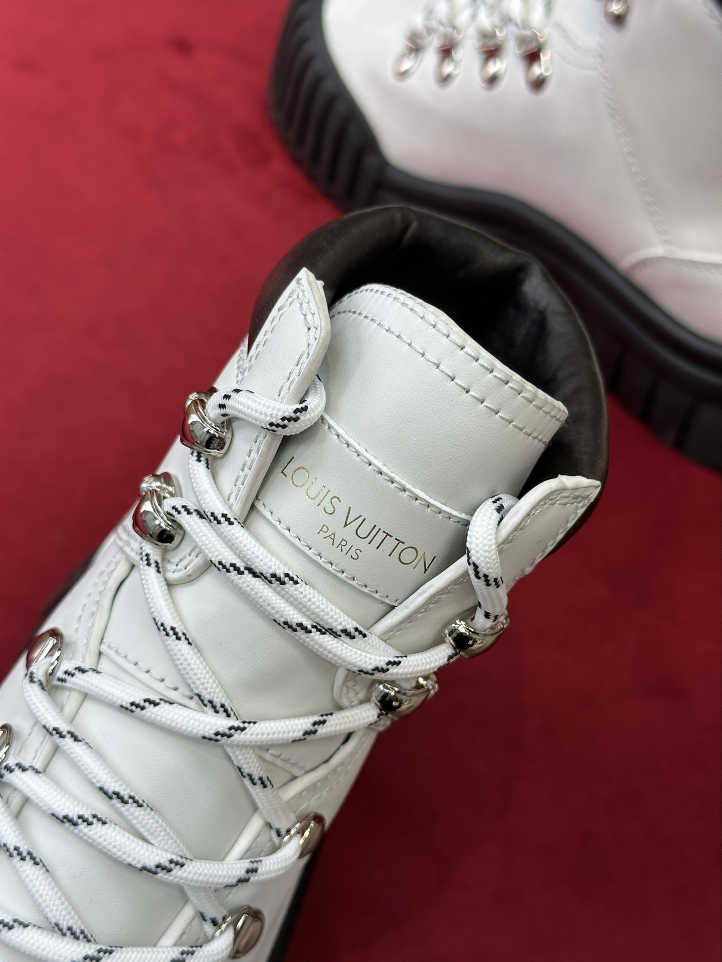 l0*is V*t0n boots