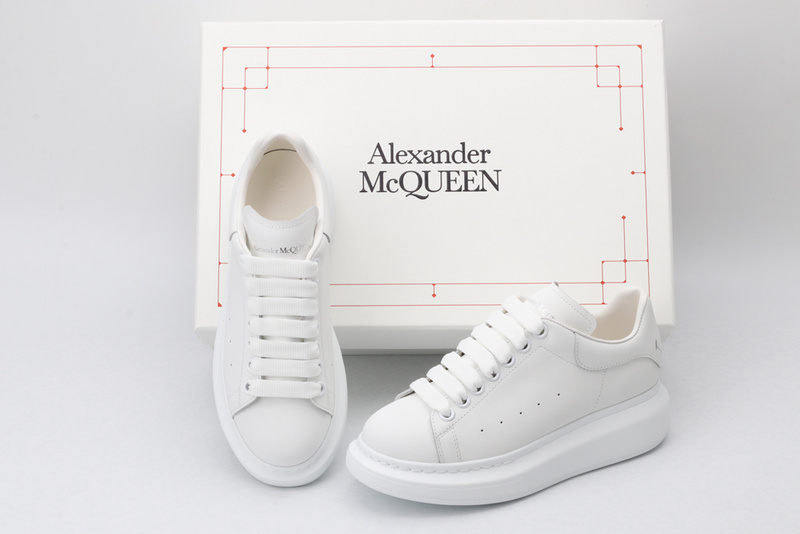 A1exa*der m*q*en sports shoes