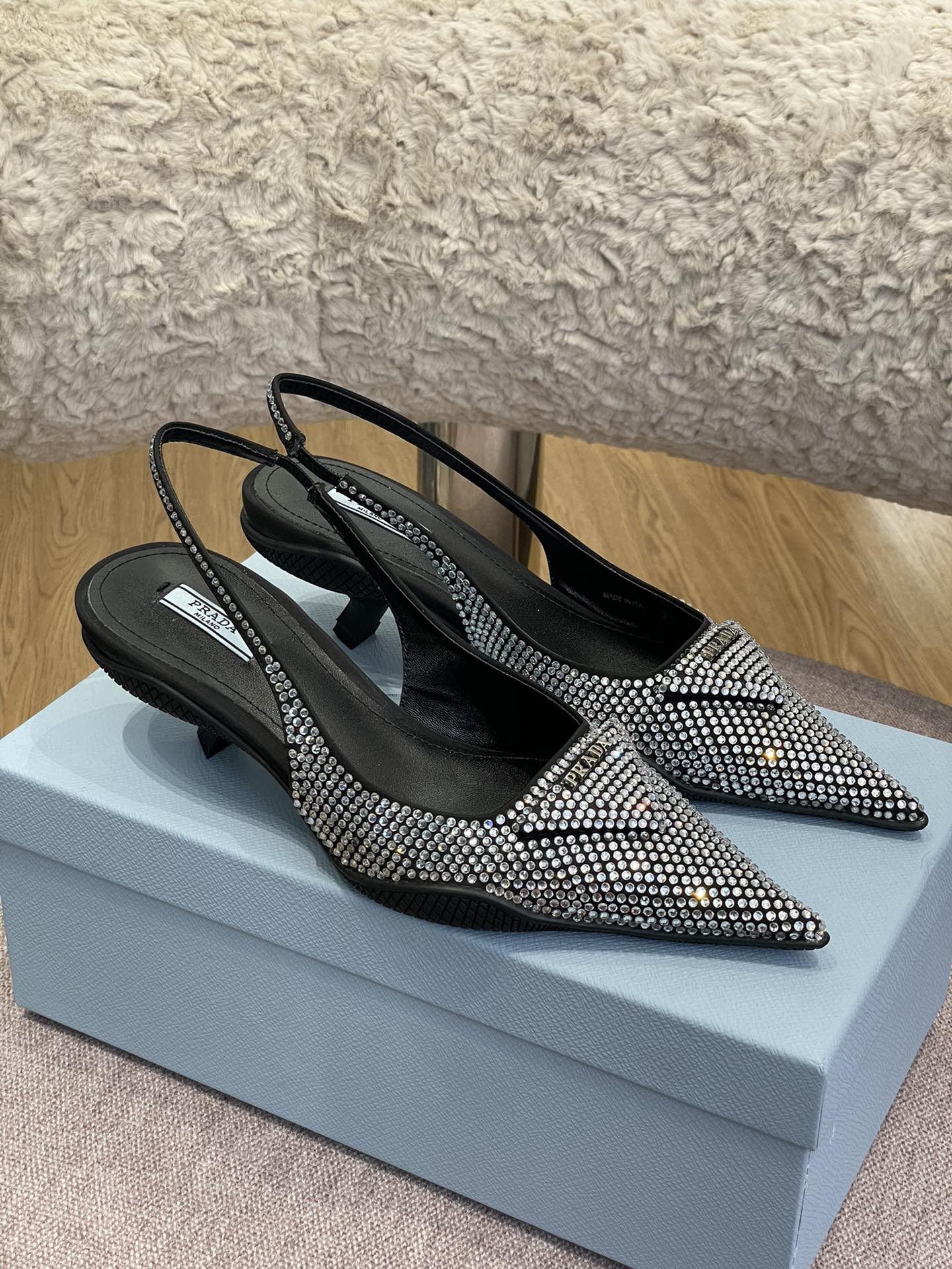 Pra*a heels 2022ss