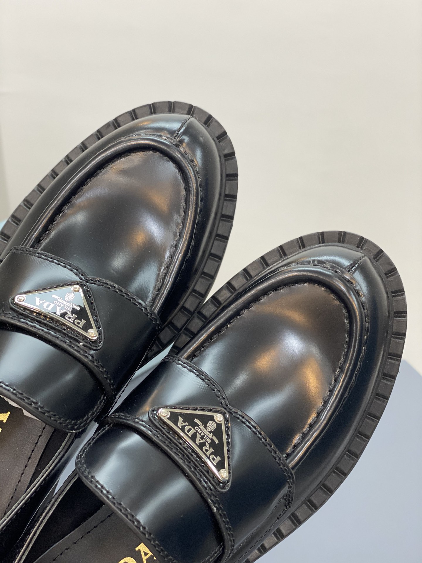 Pra*a loafers 2022ss
