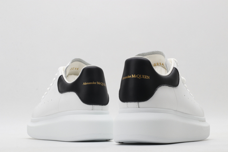 A1exa*der m*q*en sports shoes