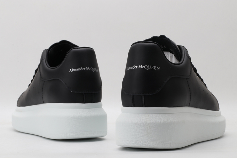 A1exa*der m*q*en sports shoes