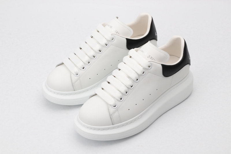 A1exa*der m*q*en sports shoes