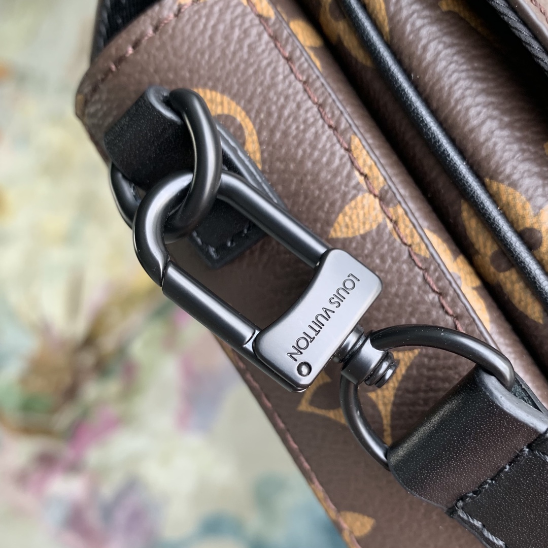 l0*is V*t0n s-lock vertical wearable handbag-12*19*7cm