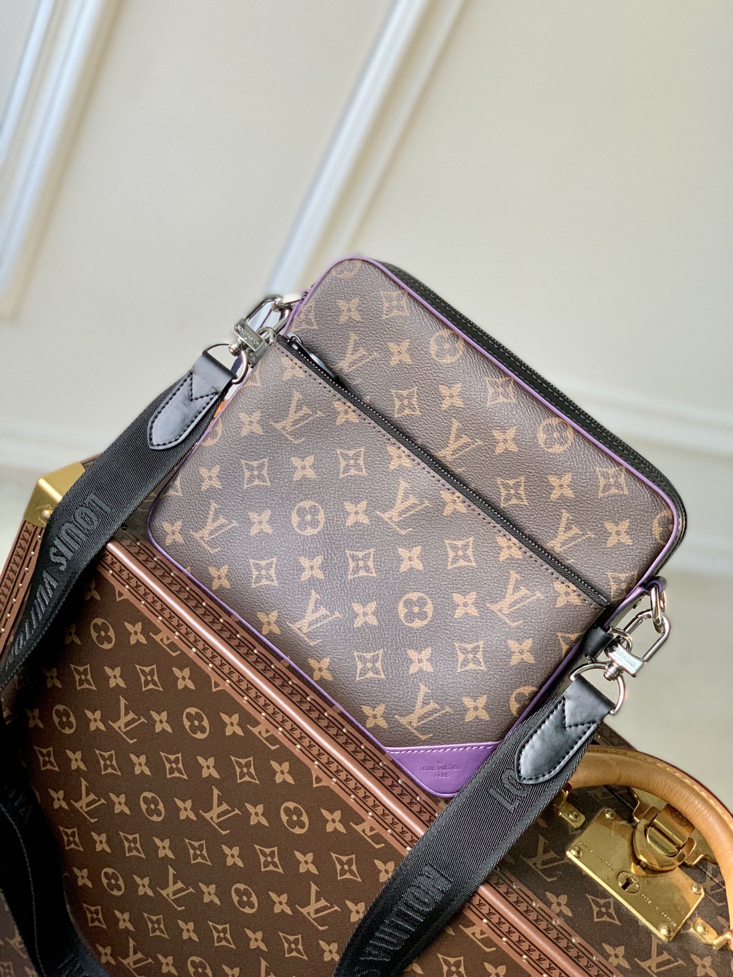 l0*is V*t0ntrio handbag-25*18.5*7cm