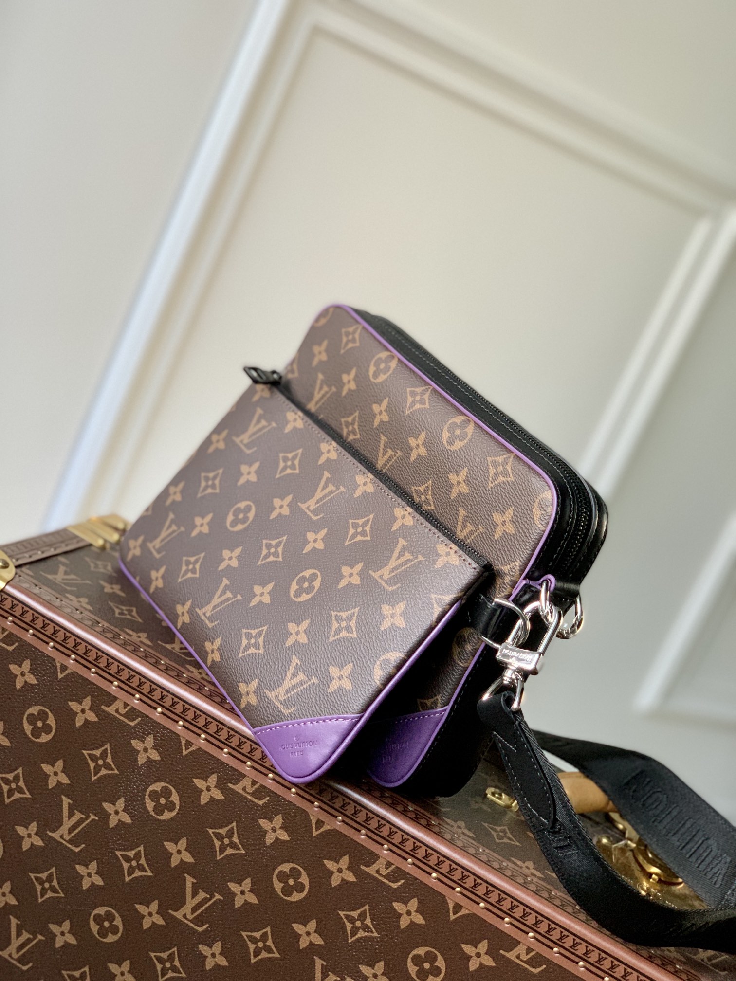l0*is V*t0ntrio handbag-25*18.5*7cm