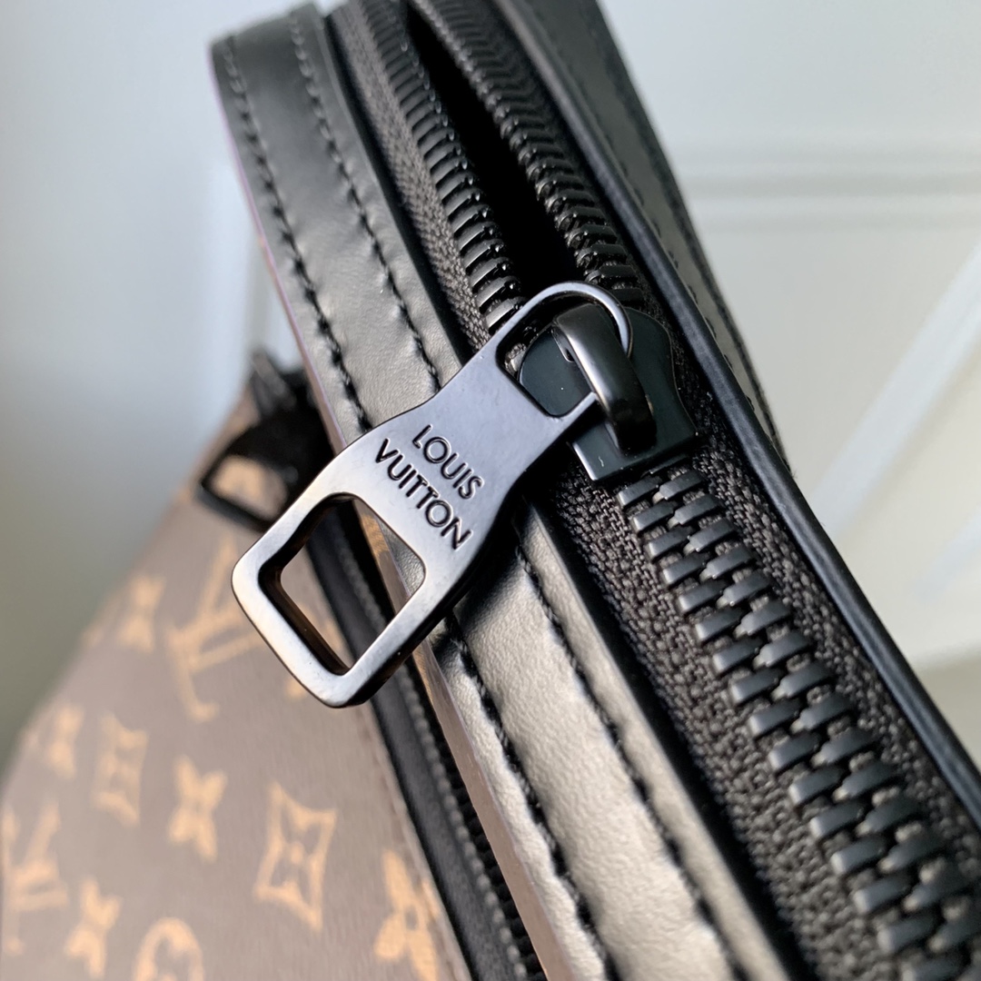 l0*is V*t0ntrio handbag-25*18.5*7cm