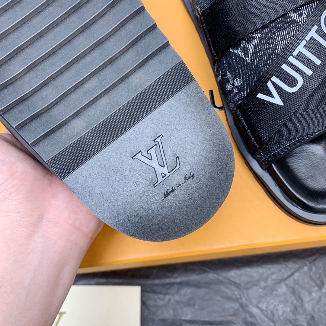 l0*is V*t0n sandals