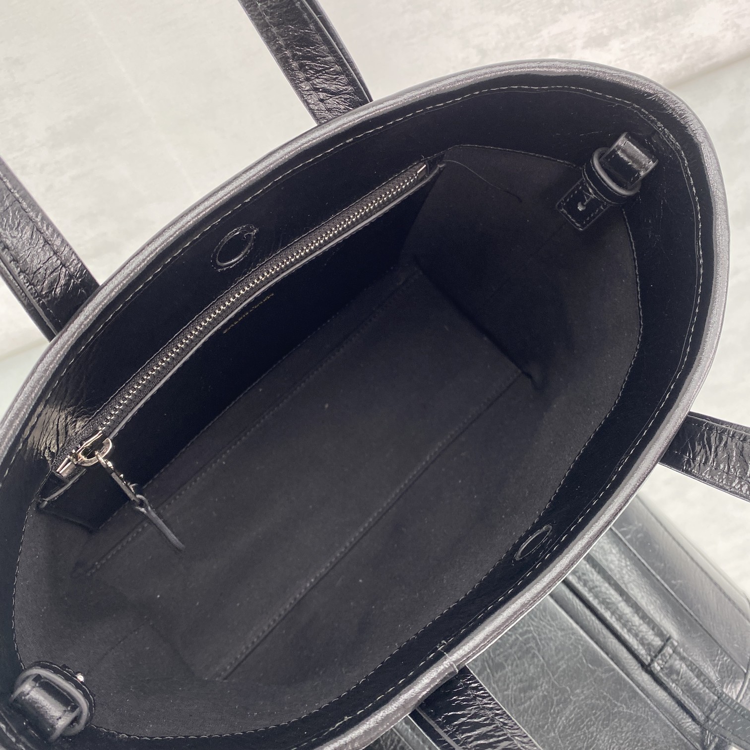Ba*len*cia*ga͙ 21ss tote-28x10x19cm