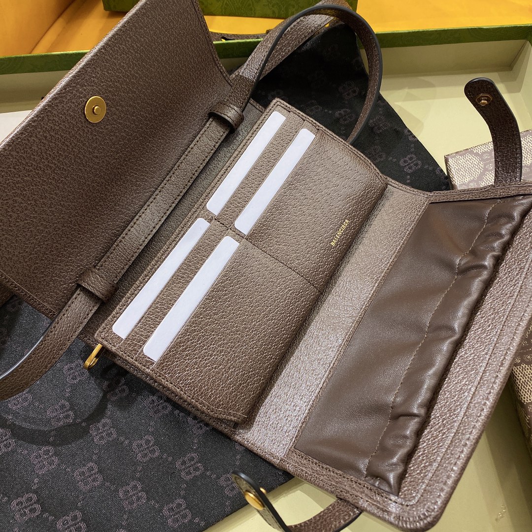 G*u*i&ba*len*cia*ga crossbody bag-19.5x12x3cm