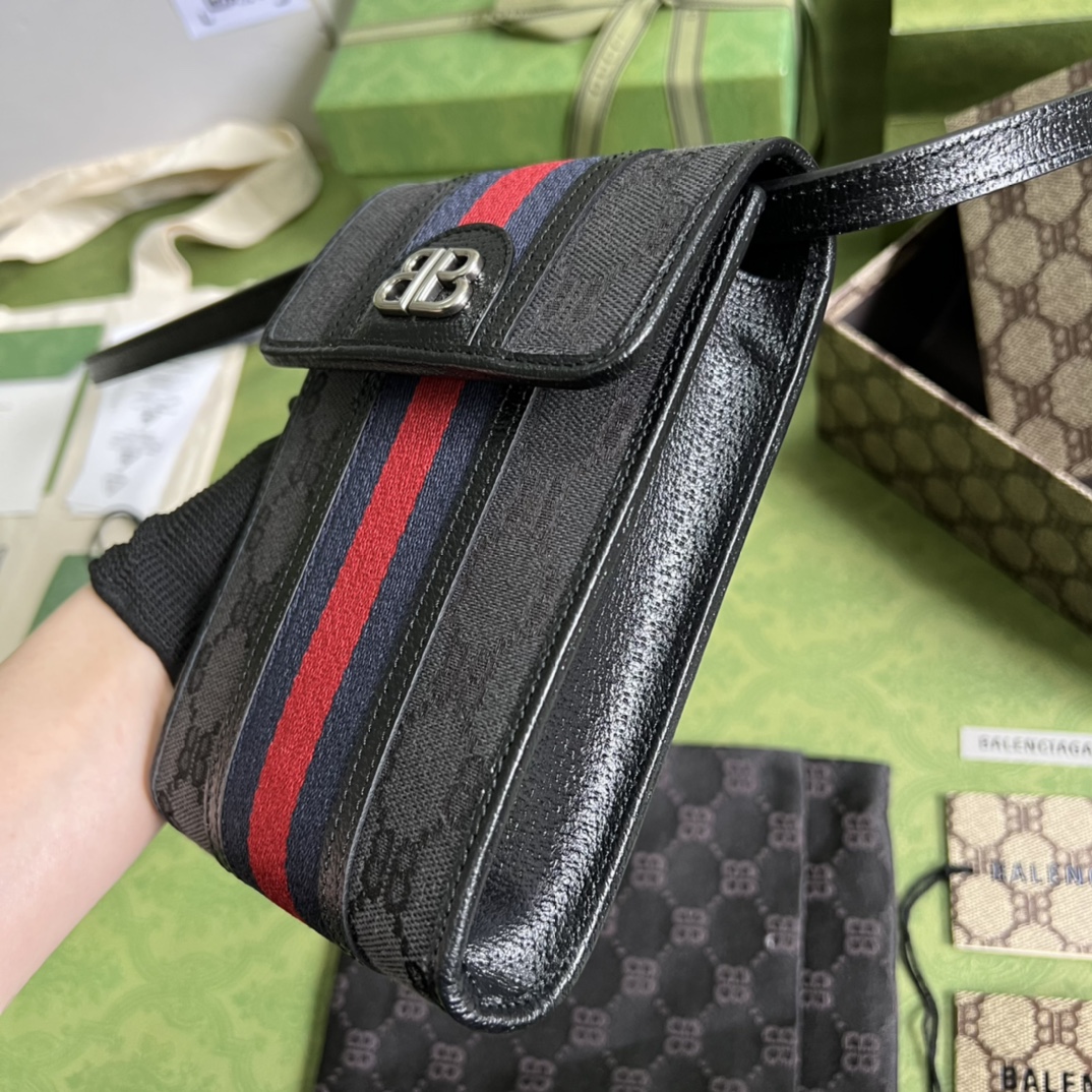 G*u*i&ba*len*cia*ga crossbody bag-11.5x18x3.5cm
