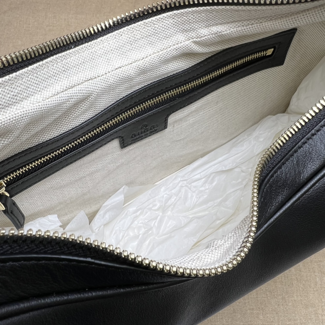 G*u*i attache large shoulder bag-35*32*6cm