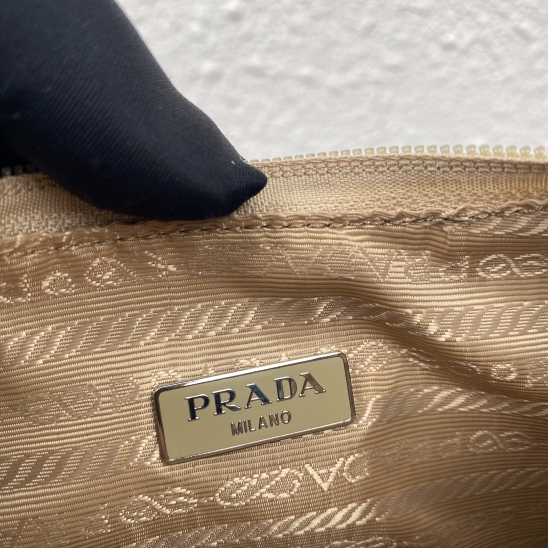 Pra*a 1ne515 nylon hobo bag-23*13*5cm