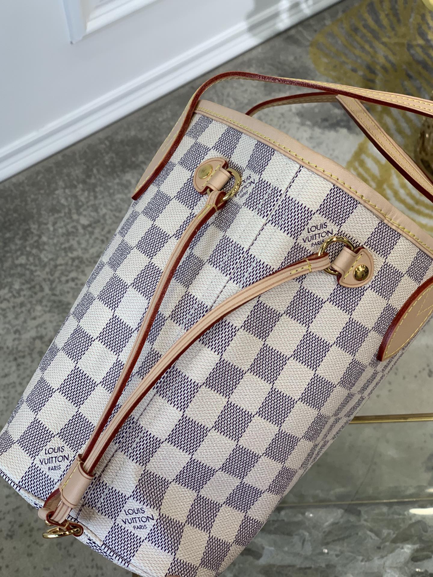 l0*is V*t0n neverfull pm -29×21×12cm