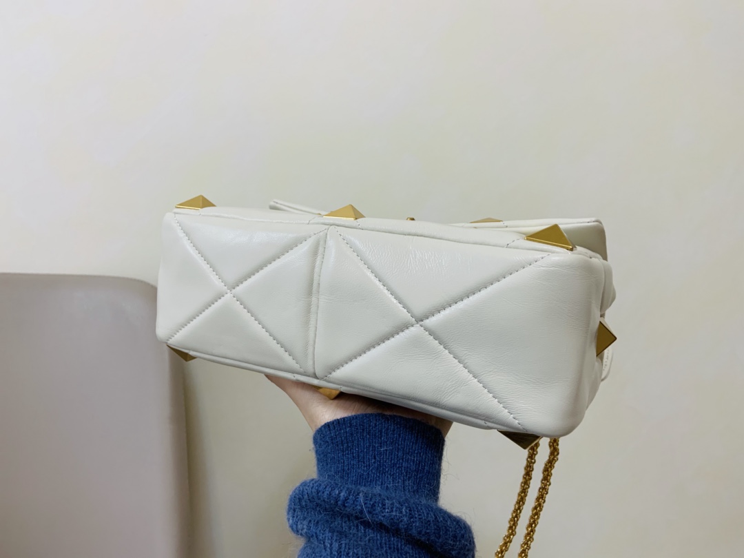 Valentin0 Garavani Roman Stud-Small Size-25*16*10CM