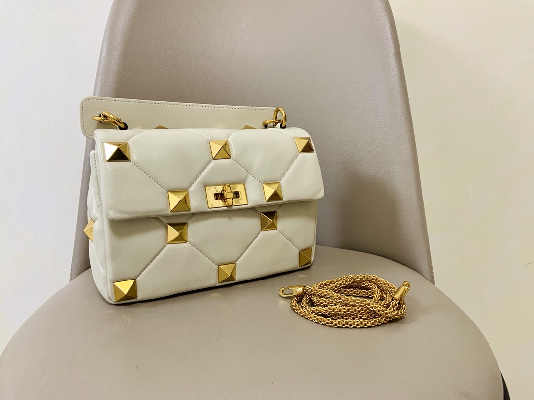 Valentin0 Garavani Roman Stud-Small Size-25*16*10CM