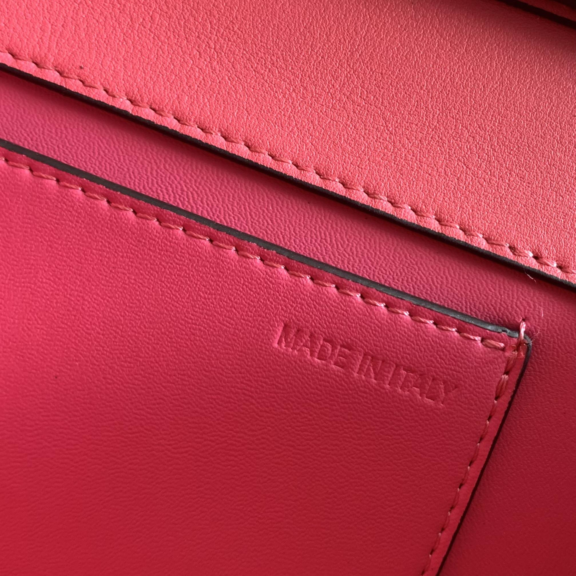 Va1e*ntin0 garavani locò shoulder bbag in calfskin with metallic vlogo-27*13*6cm