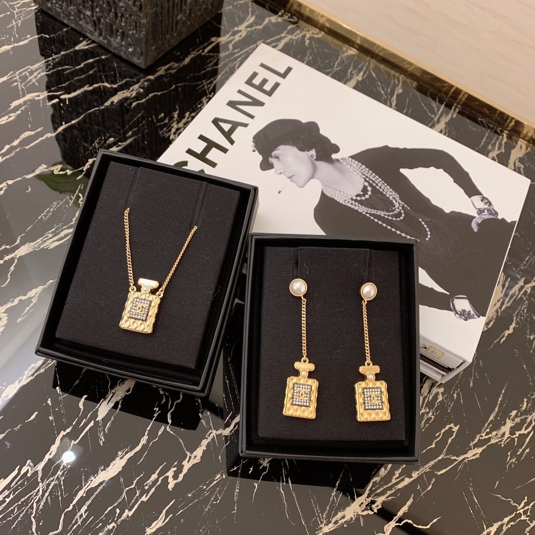 Ch@nel Earring