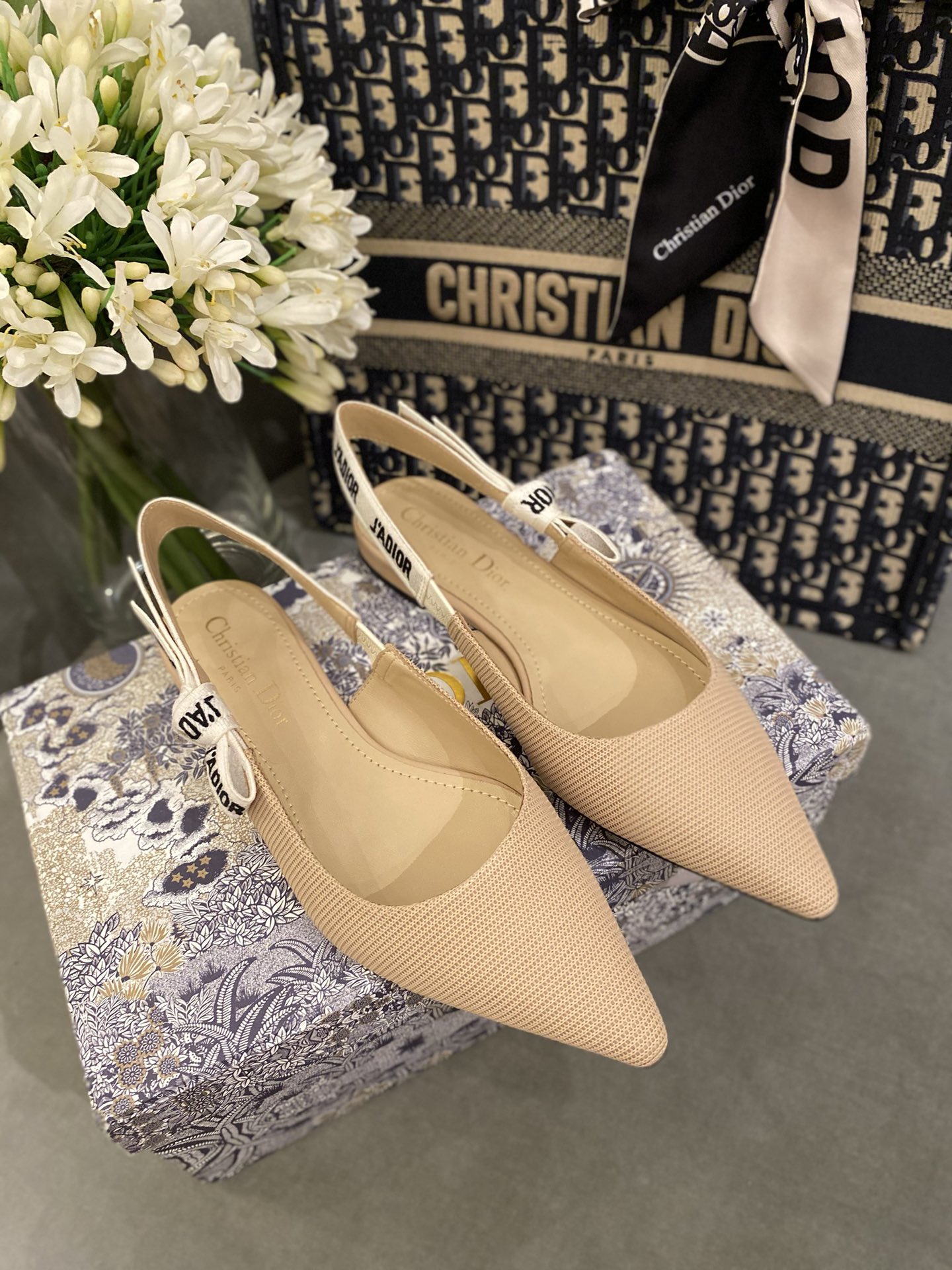 D*or flap shoes