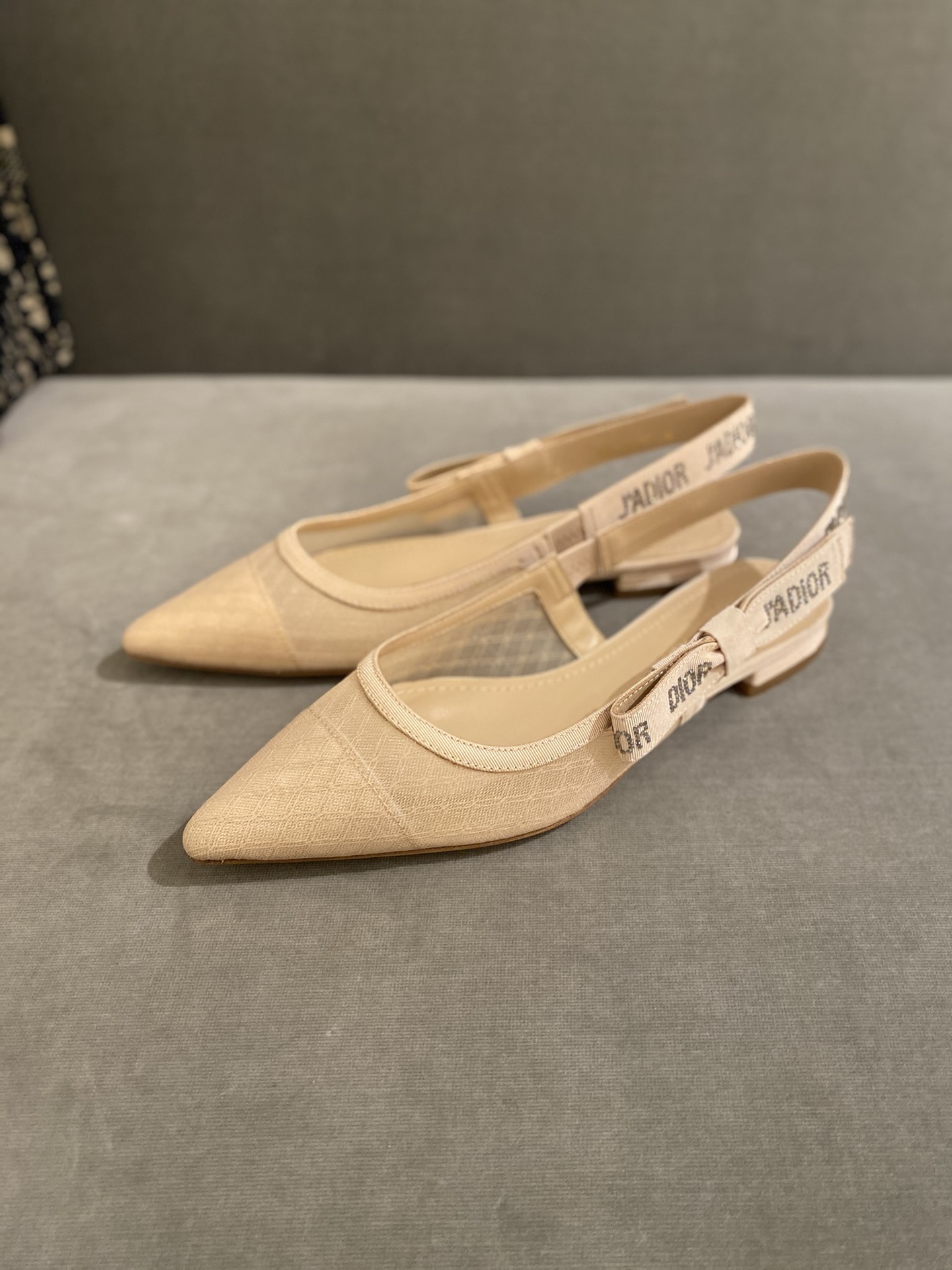 D*or flap shoes