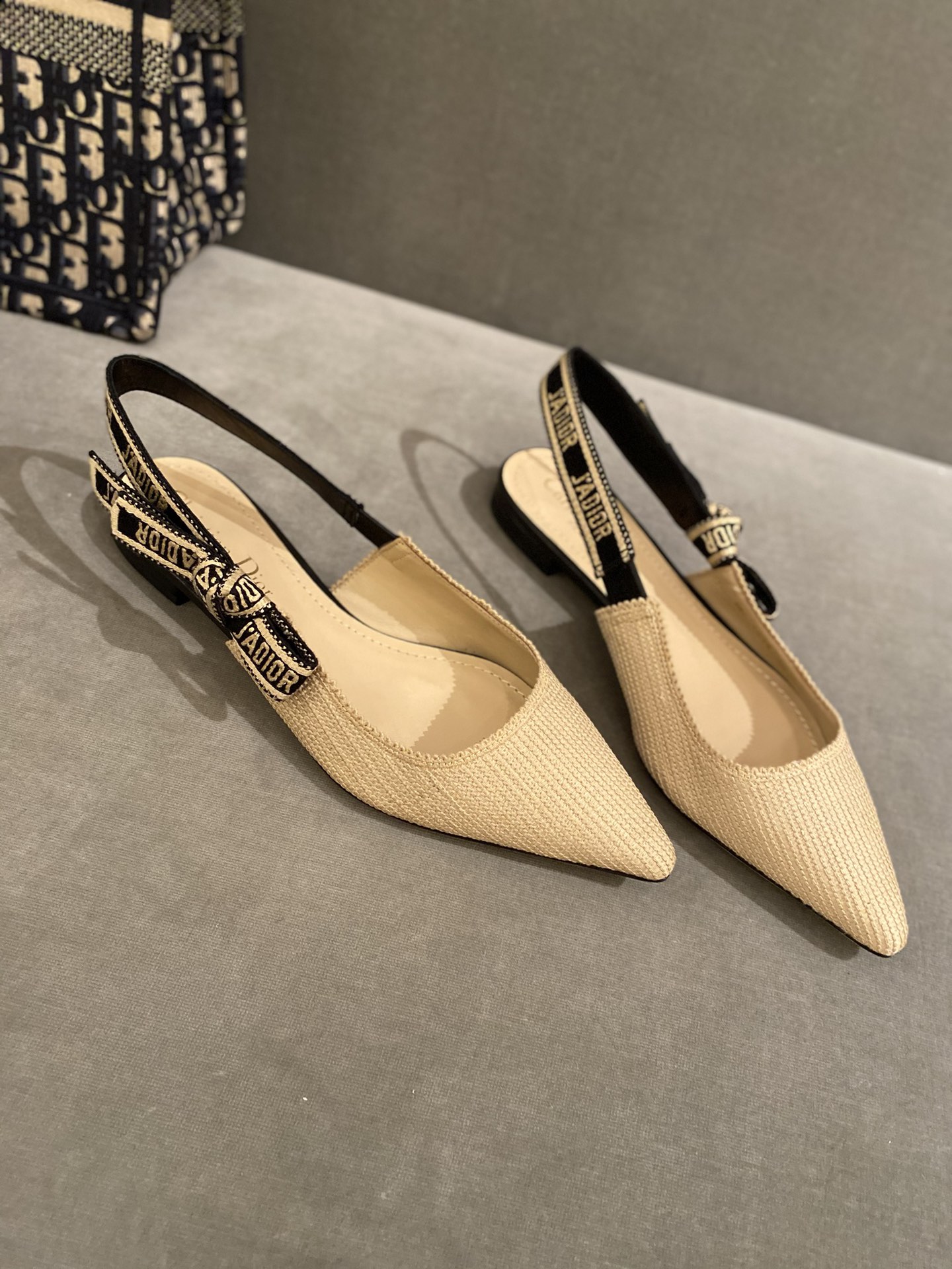 D*or flap shoes